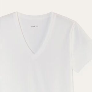 Brand new unworn, Everlane, women’s V-neck T-shirt, size large FREE SHIPPING!